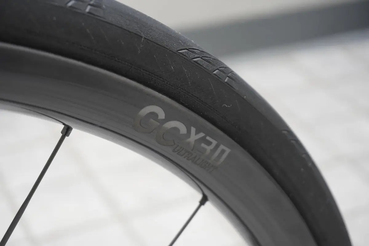 tubeless vs clincher