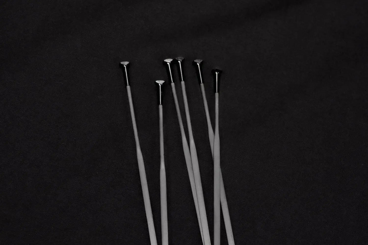carbon vs steel spokes